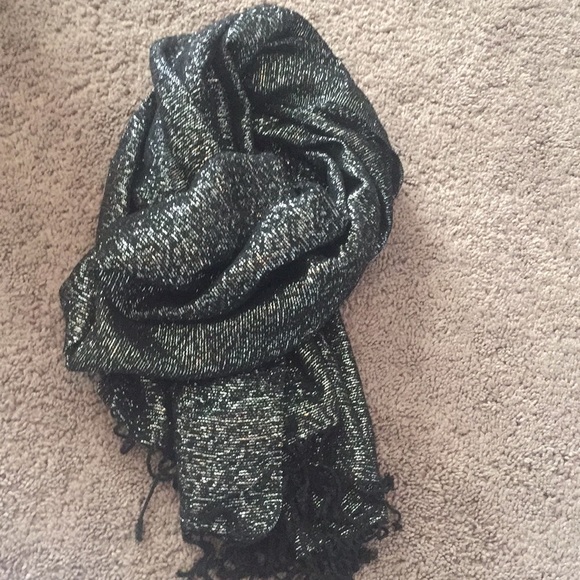 Bundle of scarves - Picture 2 of 6